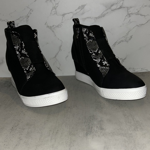 Katliu Animal Print Platform Wedge Sneakers - Picture 6 of 10
